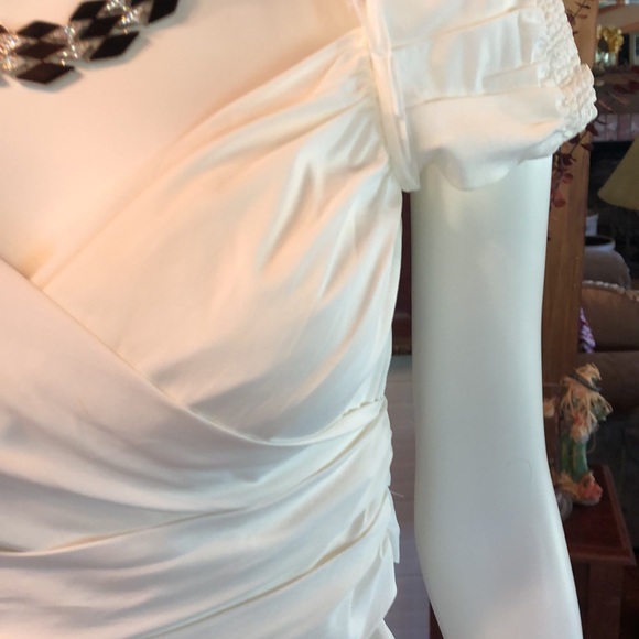 BCBGMAXAZRIA White puff sleeve v neck tie in back dress shirt women’s si… - Picture 4 of 16